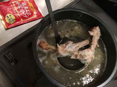 クリスマスチキンの残り骨でスープ